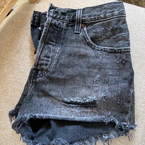 Levi’s 501 Denim Shorts - Picture 5 of 5